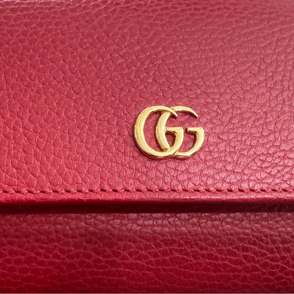 Gucci ❤️AUTHENTIC large red leather wallet like new - Picture 14 of 16